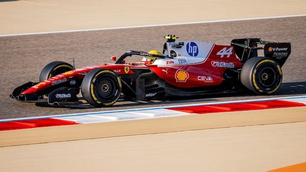 Test Bahrain-2, day 2: Ferrari gira poco e svela un'ala originale in Straight Mode