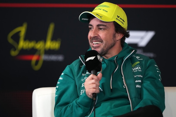 Alonso, triste realtà: "Dove rischiavamo la vita oggi ricarichiamo"