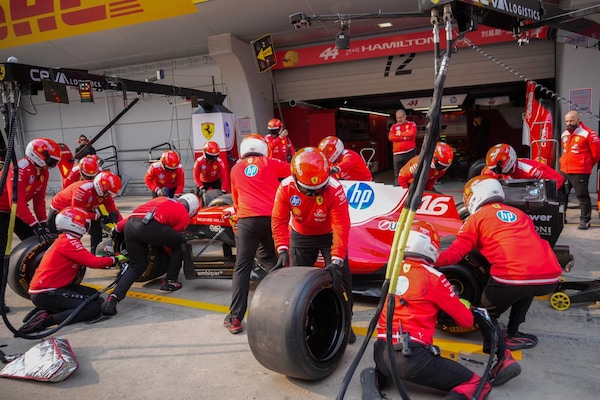 Ferrari, il GP di Cina con l'ala Macarena: Hamilton ringrazia gli sforzi del team