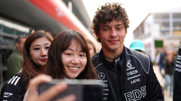 Antonelli, il tifo di Max e una Ferrari minacciosa: "In gara molto più rapidi che in qualifica"