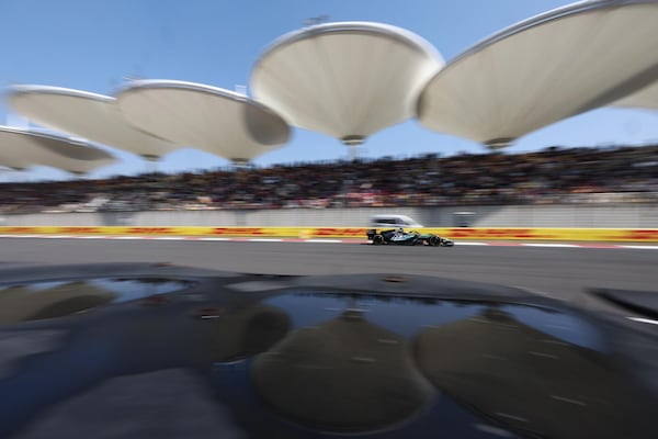 FP1 GP Cina: doppietta Mercedes davanti a McLaren e Ferrari
