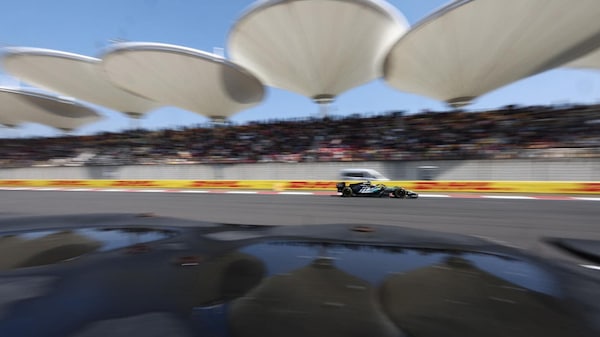 FP1 GP Cina: doppietta Mercedes davanti a McLaren e Ferrari