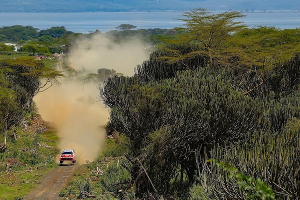 Solberg sempre leader al Safari
