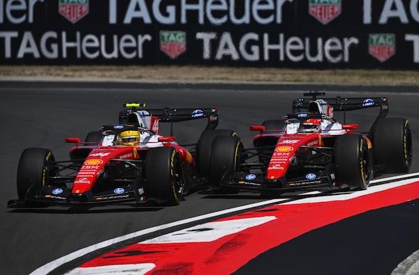 GP Cina, gara sprint, Ferrari: Hamilton chiama, Leclerc risponde