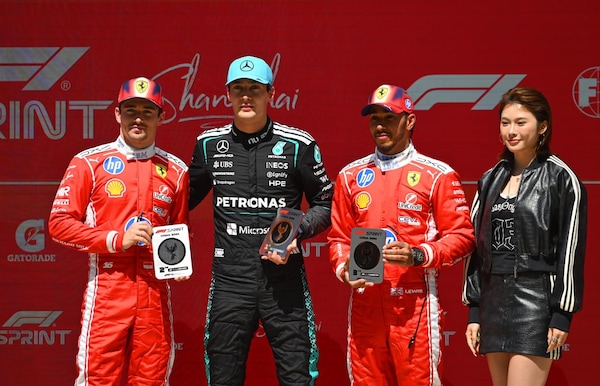 Il podio della Sprint Race di Shanghai: Mercedes e Ferrari vicine in gara