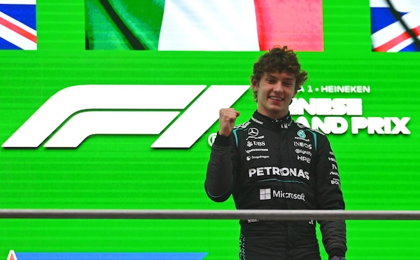 Sogna ragazzo sogna: Antonelli, 20 anni dopo è di nuovo Inno di Mameli!