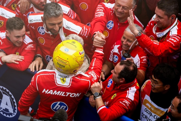 "Still I rise" e finalmente Hamilton va sul podio con la Ferrari