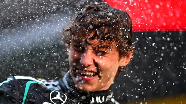 Antonelli, il giorno perfetto: pole record e vittoria nel GP di Cina