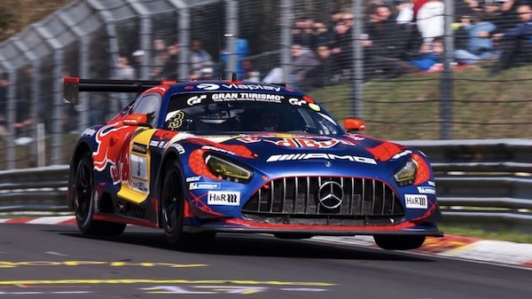 Verstappen vince con la Mercedes GT3, poi viene squalificato al Nürburgring