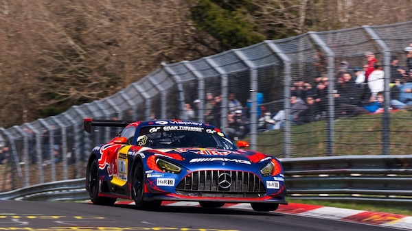 Verstappen torna sul circuito più amato, è già in pista