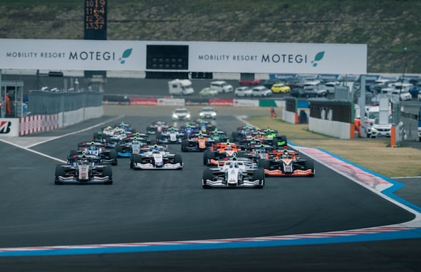 Super Formula 2026: Otha parte forte a Motegi