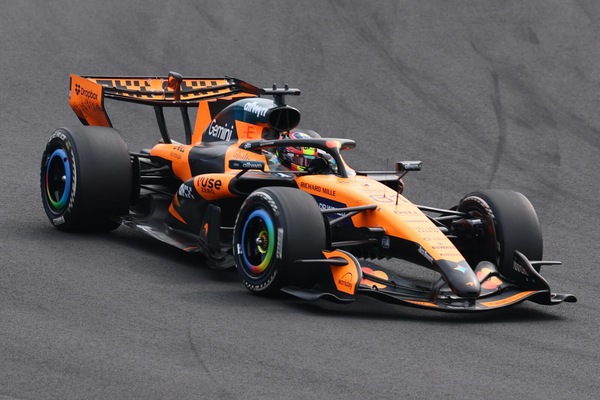 McLaren accende Miami: showrun, storia e fan experience nel cuore del GP
