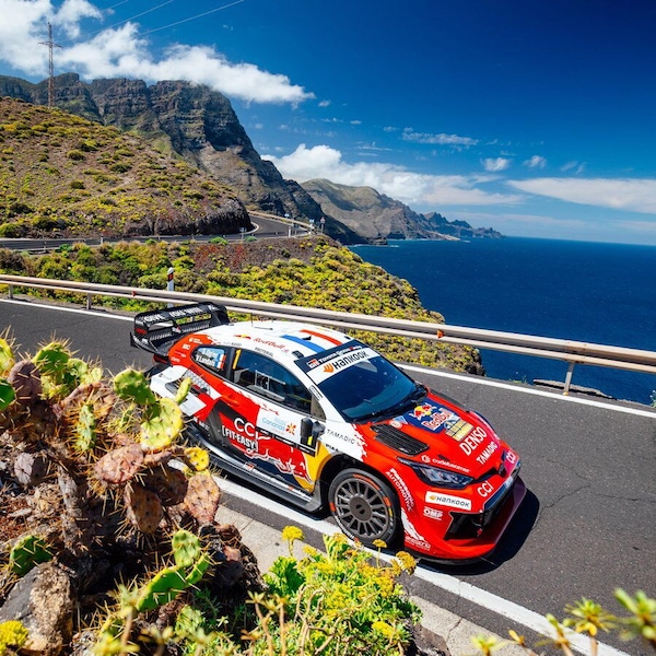 Ogier in testa alle Canarie