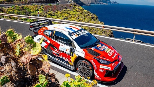 Ogier in testa alle Canarie
