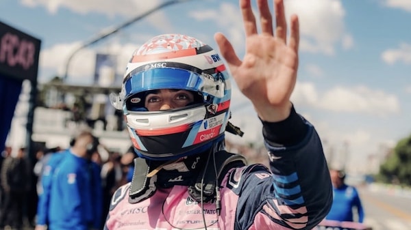 Colapinto, bagno di folla con Alpine a Buenos Aires