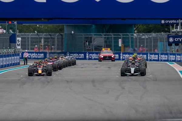 McLaren torna, Mercedes vacilla e la F1 ritrova il suo DNA