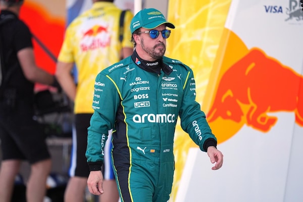 Alonso lascia tutti a bocca aperta, a Monaco sfoggia la sua nuova supercar