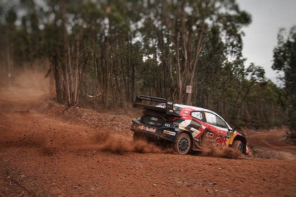Ogier sempre leader in Portogallo dopo la terza tappa