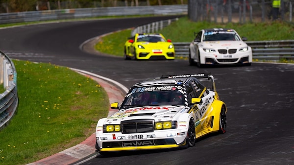 24 Ore Nurburgring 2026, quali vetture corrono e tutte le Classi ammesse