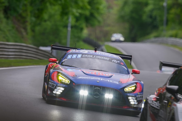 Verstappen al Nurburgring: qualifica positiva e avversari agguerriti
