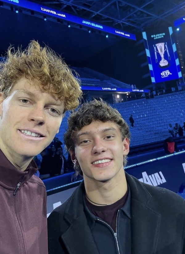 Sinner tra tennis e F1: le foto con i protagonisti