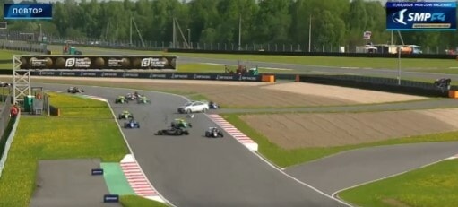 La Safety Car scatena il panico nella F4 russa, l'incidente è stato inevitabile
