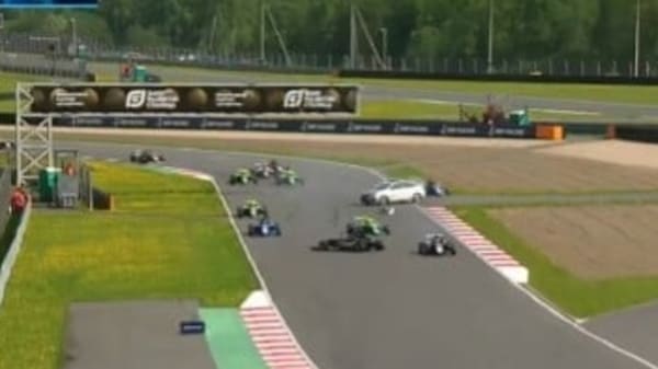 La Safety Car scatena il panico nella F4 russa, l'incidente è stato inevitabile 