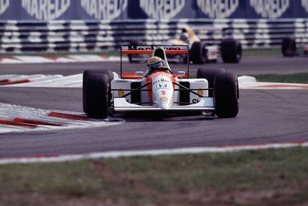 Ascoli Piceno celebra il mito di Senna: arriva la McLaren MP4/7A del 1992