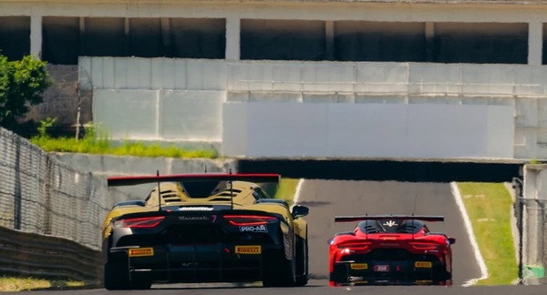 Rissa nel paddock di Monza, la sicurezza spruzza lo spray al peperoncino
