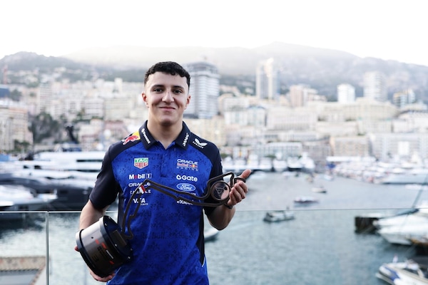 Verstappen out al primo giro, la Red Bull si salva grazie ad un Hadjar da podio
