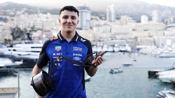 Verstappen out al primo giro, la Red Bull si salva grazie ad un Hadjar da podio