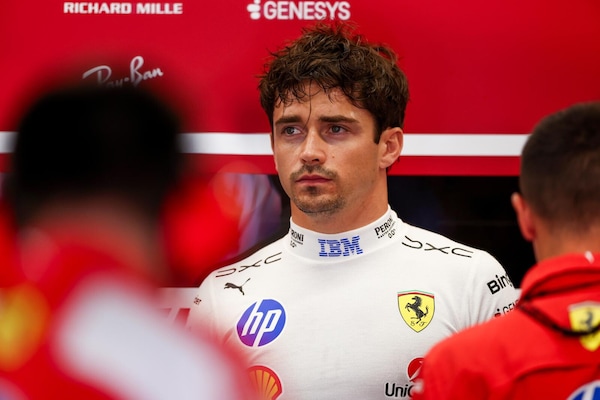 Leclerc: "Non c'è invidia per Lewis, sono contento per la Ferrari"