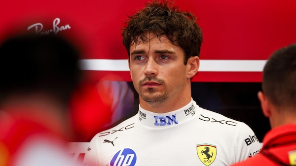 Leclerc: "Non c'è invidia per Lewis, sono contento per la Ferrari"