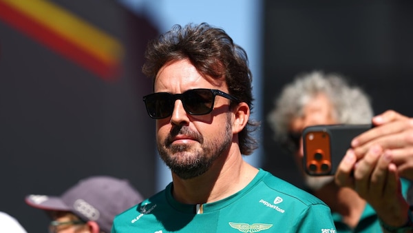 Alonso: "Verstappen è il migliore, ma nel 2026 finirà 5° o 6°"