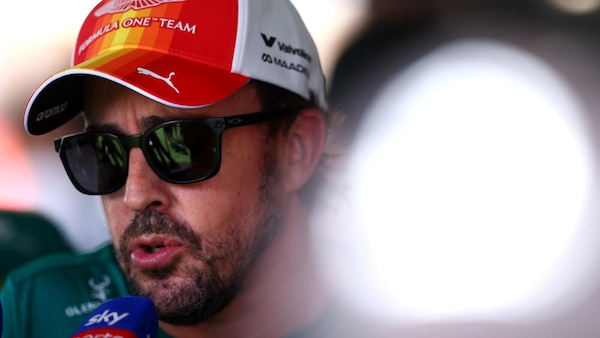 Alonso verso l'addio alla F1, ma il capo della F1 Domenicali spinge perché resti