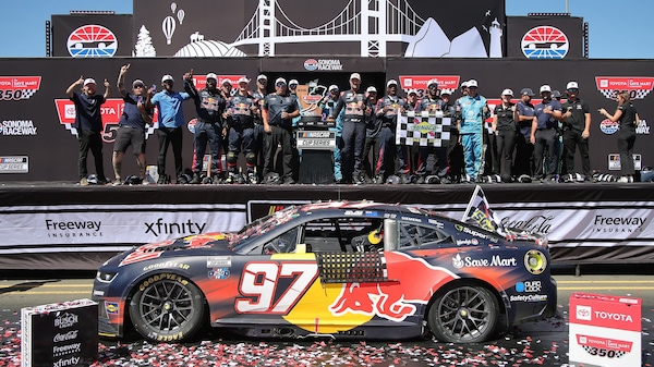 NASCAR: a Sonoma la vendetta di Van Gisbergen