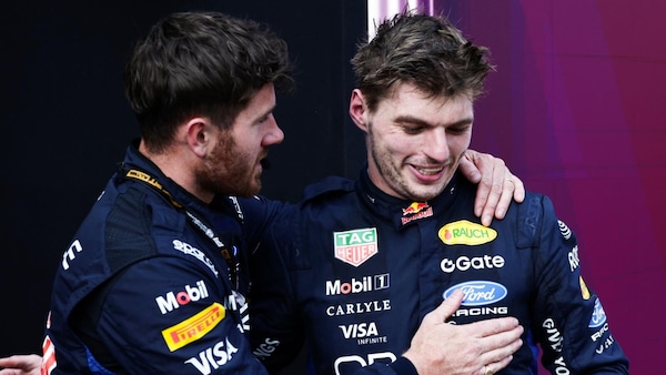Verstappen uomo mercato. Ecclestone rivela: "Gli avevo suggerito di andare in Ferrari"