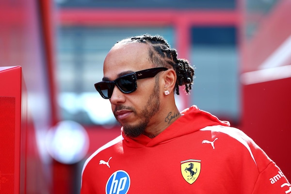 Hamilton frena sulle aspettative Ferrari a Silverstone: è tutta una questione di motore