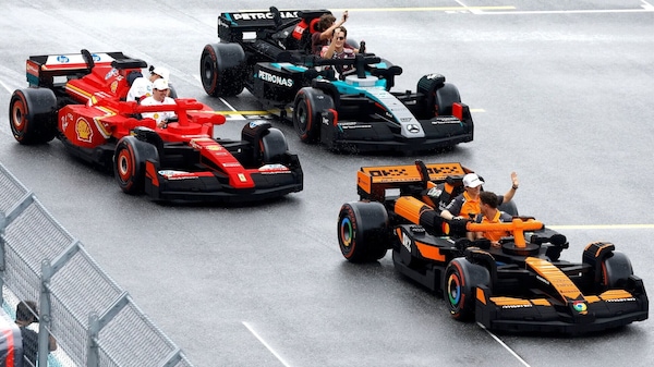 A Silverstone torna lo show Lego: i piloti guideranno i kart di mattoncini