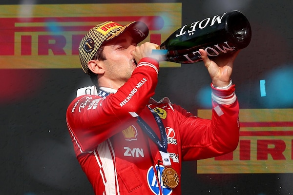 GP Silverstone: Leclerc trionfa sulla Ferrari, battuta d'arresto per Antonelli