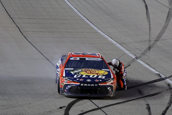 NASCAR: Briscoe nel dominio Toyota a Chicagoland