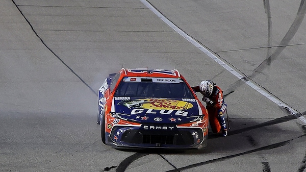 NASCAR: Briscoe nel dominio Toyota a Chicagoland