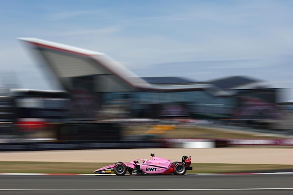 Minì, che debutto con Alpine F1! C'è Silverstone e tanti chilometri