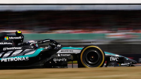 Mercedes basta regalare punti, Wolff e i guai di affidabilità insostenibili