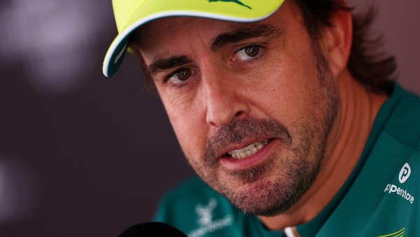 Alonso cambia idea sulle F1 2026 dopo averle contestate a Silverstone: "Sono divertenti"