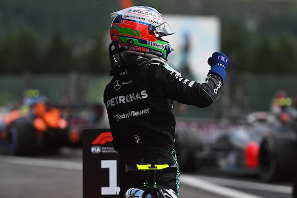 Antonelli vince a Spa davanti a un irriducibile Leclerc, out Russell