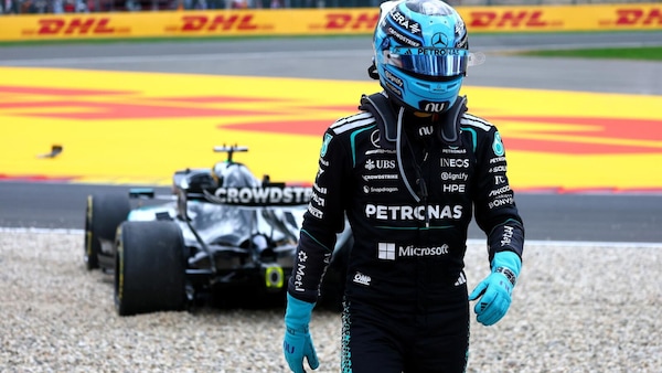 Antonelli manda ko Russell, gli appelli alla Mercedes, il team radio da censura