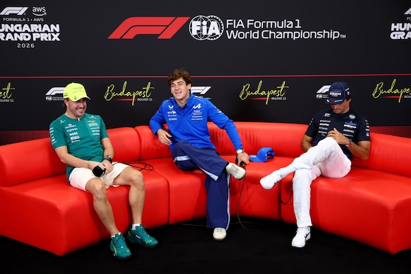 Sainz e Alonso festeggiano la Spagna, ma la testa rimane sulla F1