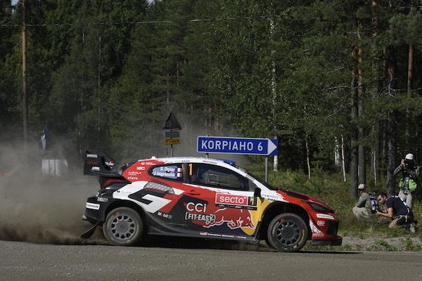 Ogier out in Finlandia, il trasporto in ospedale, le cause misteriose dell'incidente