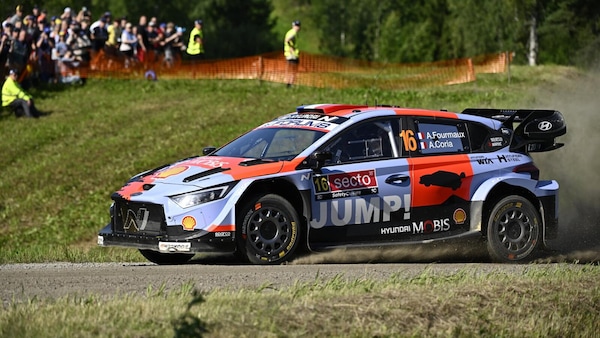 Da Ogier privo di sensi, all'ape nel casco di Fourmaux, tanti brividi in Finlandia